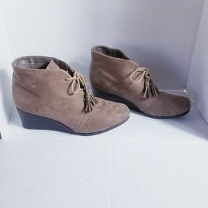 DR SCHOLL'S SHOES LACE UP BOOT WITH TASSELS MEMORY FOAM SIZE 8.5